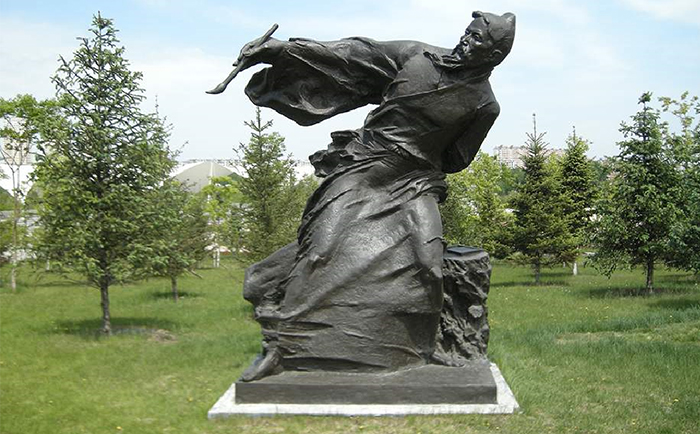 銅雕塑工藝品生銹了怎么辦？