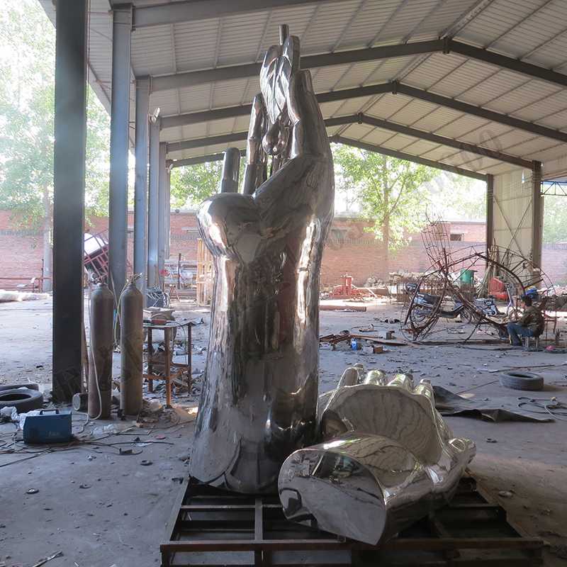 水滴主題不銹鋼雕塑,雙手不銹鋼雕塑,手托水滴景觀雕塑